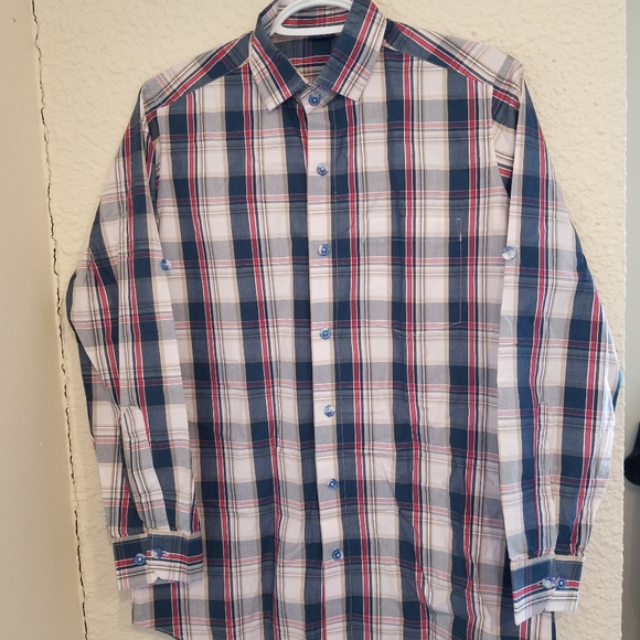 BEST Button-Up - Picture 2 of 5